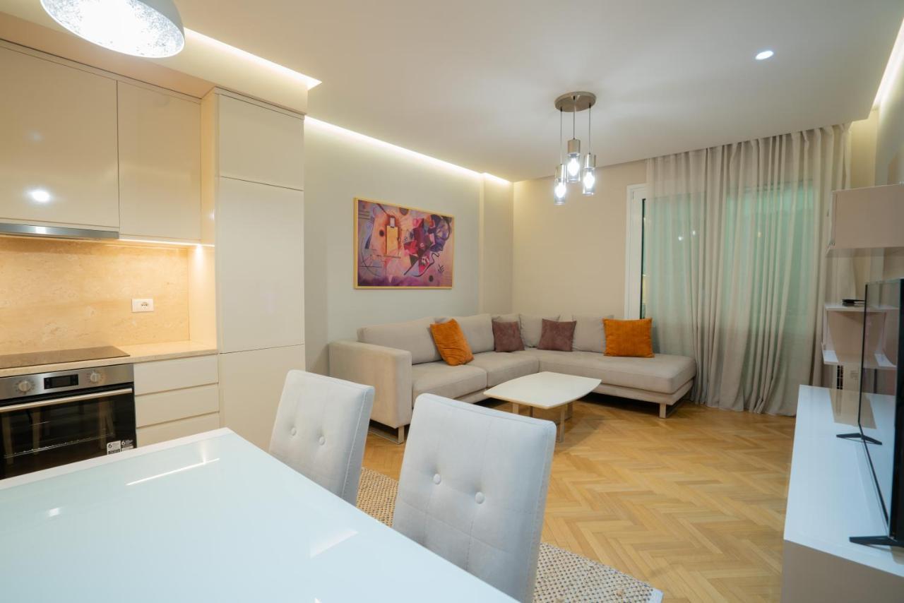 Center Tirana Liv Apartment Buitenkant foto