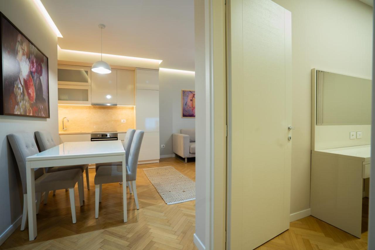 Center Tirana Liv Apartment Buitenkant foto