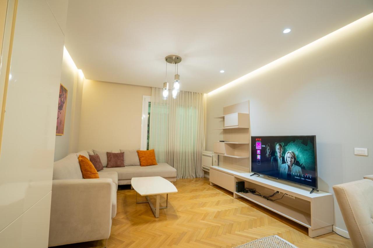Center Tirana Liv Apartment Buitenkant foto