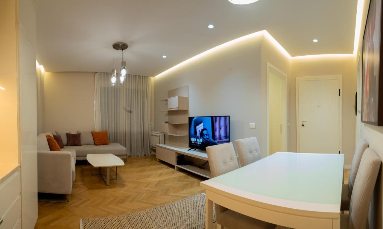 Center Tirana Liv Apartment Buitenkant foto
