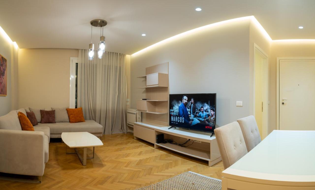 Center Tirana Liv Apartment Buitenkant foto